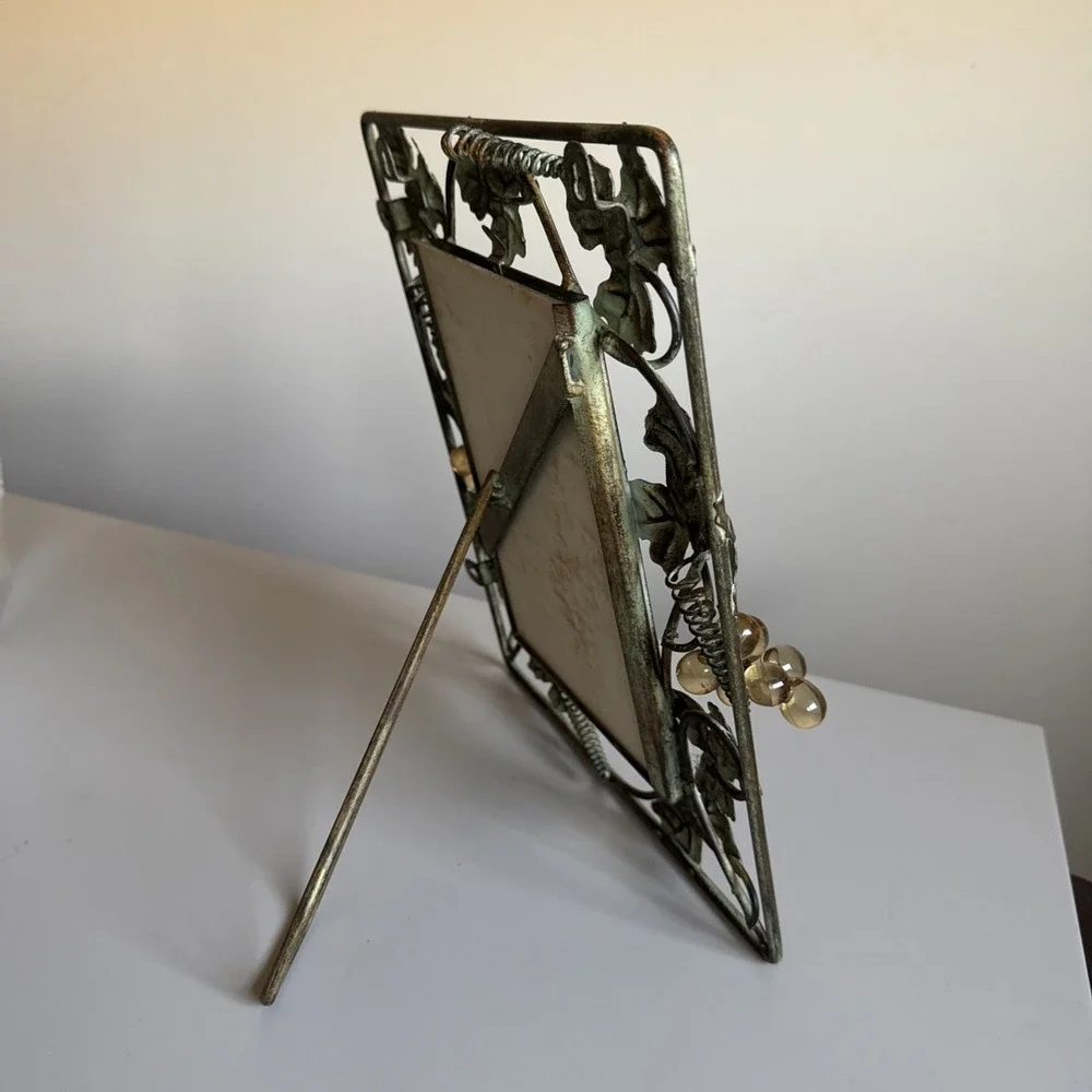 Vintage Verde Green Metal Ivy Leaf Grapes Photo Frame Fits 7.5